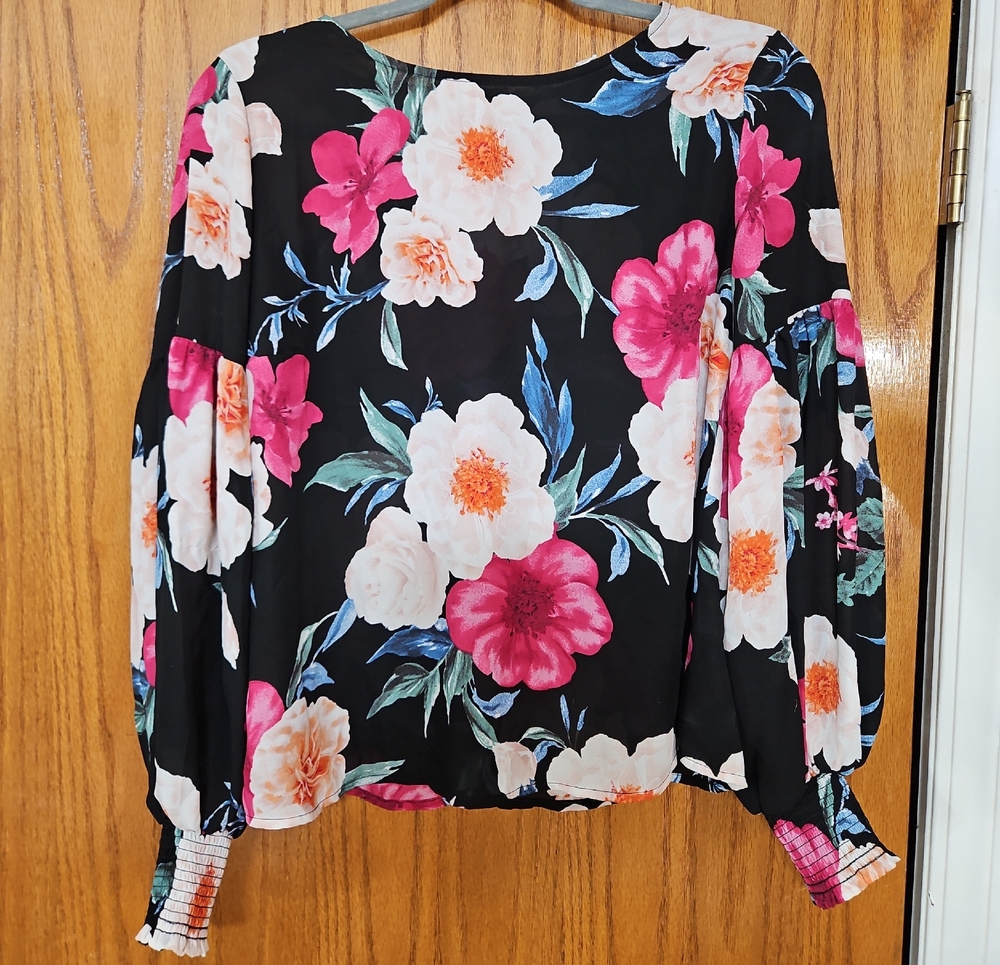Blu Pepper Black and Pink Puff Sleeve Blouse